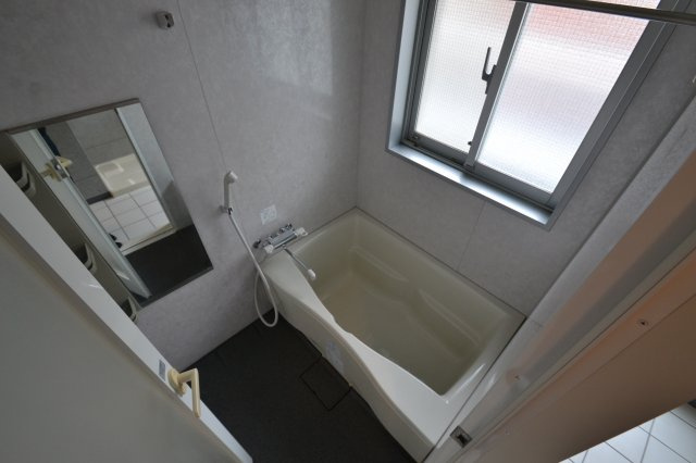 エルトスト神戸の浴室