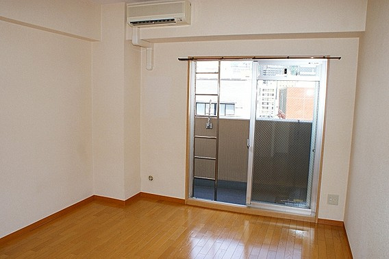 アスヴェル神戸元町の居間・リビング