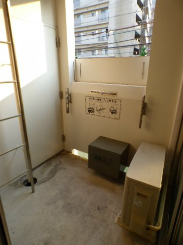 E.E　E.Wのバルコニー