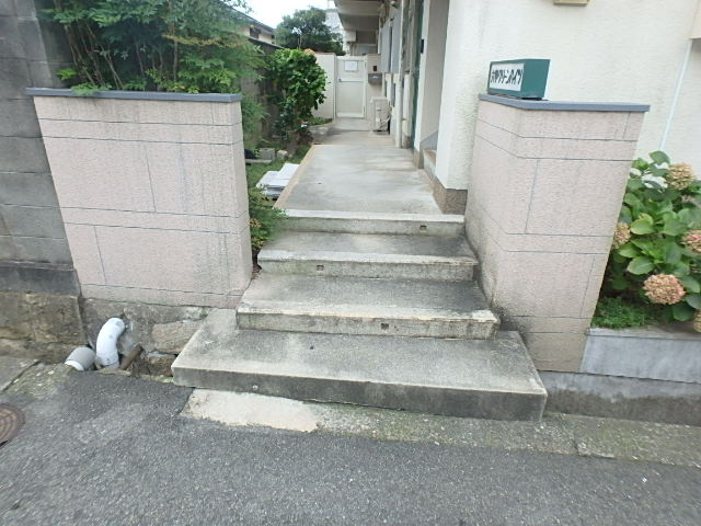 六甲グリーンハイツのエントランス