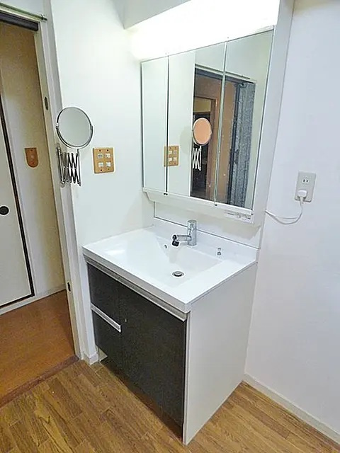 芦屋緑1住宅の洗面所