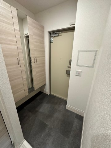 クラシスト甲子園一番町の玄関