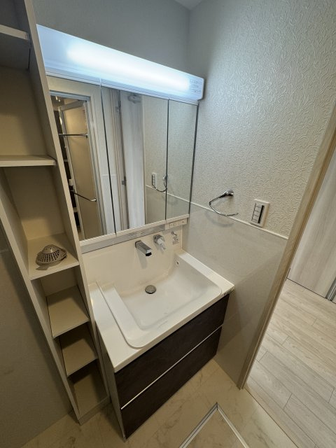 NISHINOMIYA・FRONTの洗面所