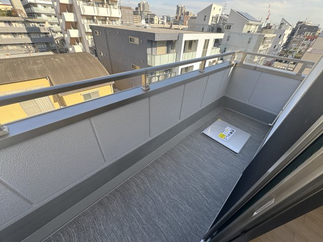 NISHINOMIYA・FRONTのバルコニー