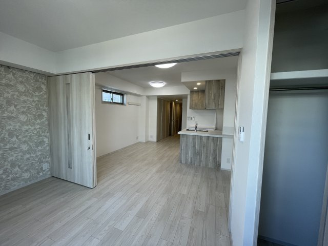 NISHINOMIYA・FRONTの居間・リビング