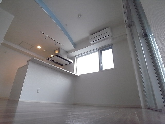 POCO A POCO三宮ハイタワーの居間・リビング