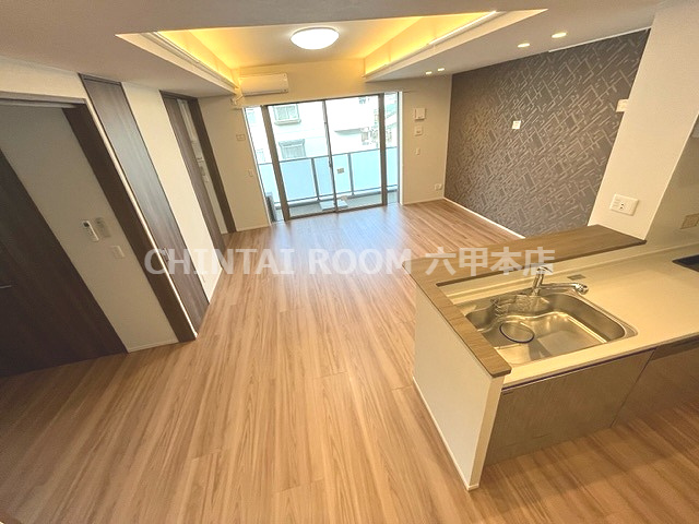 シー・クリサンス西岡本の居間・リビング