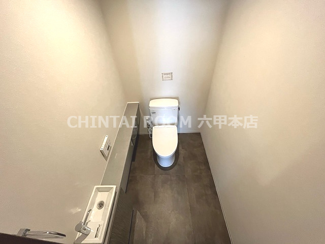 シー・クリサンス西岡本のトイレ