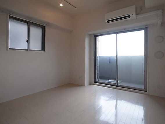 エヴァステージ神戸六甲の洋室