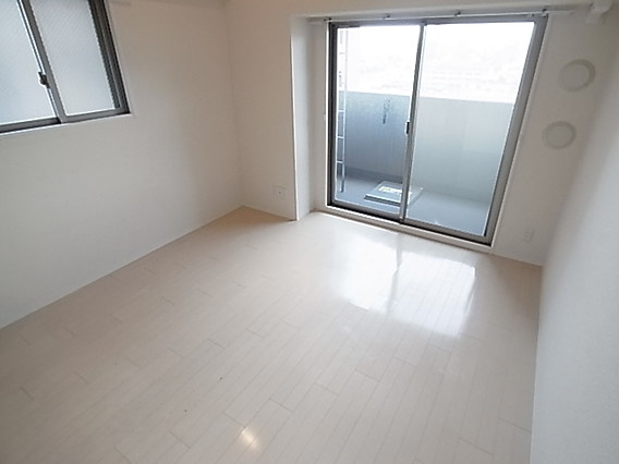 エヴァステージ神戸六甲の洋室