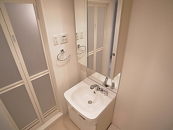 エヴァステージ神戸六甲の洗面所