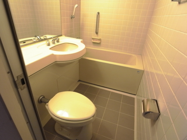 ホープ芦屋の浴室