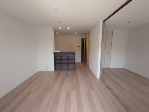 エレナ本山の居間・リビング