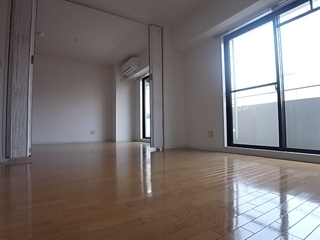 ワコーレ甲南の居間・リビング