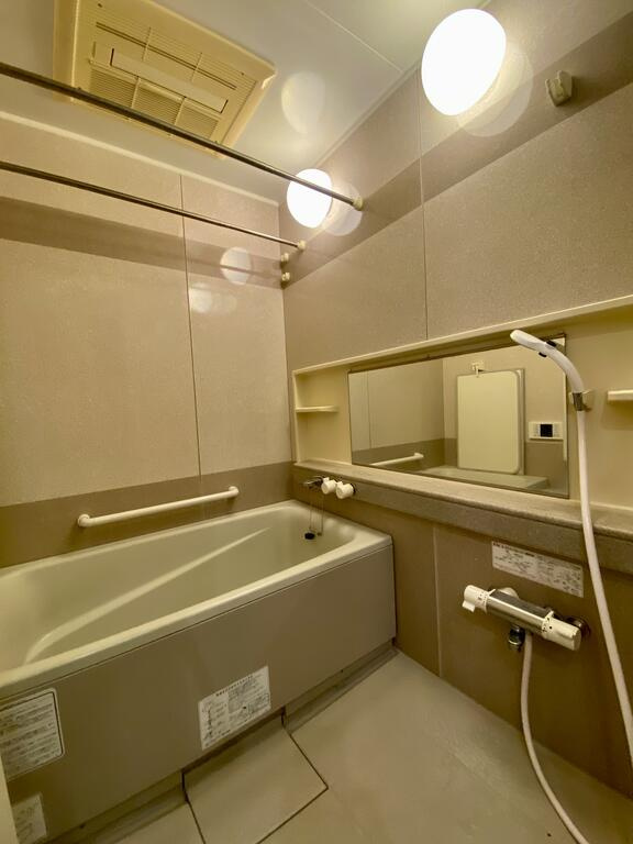 ロイヤル西宮北口アバンティエの浴室