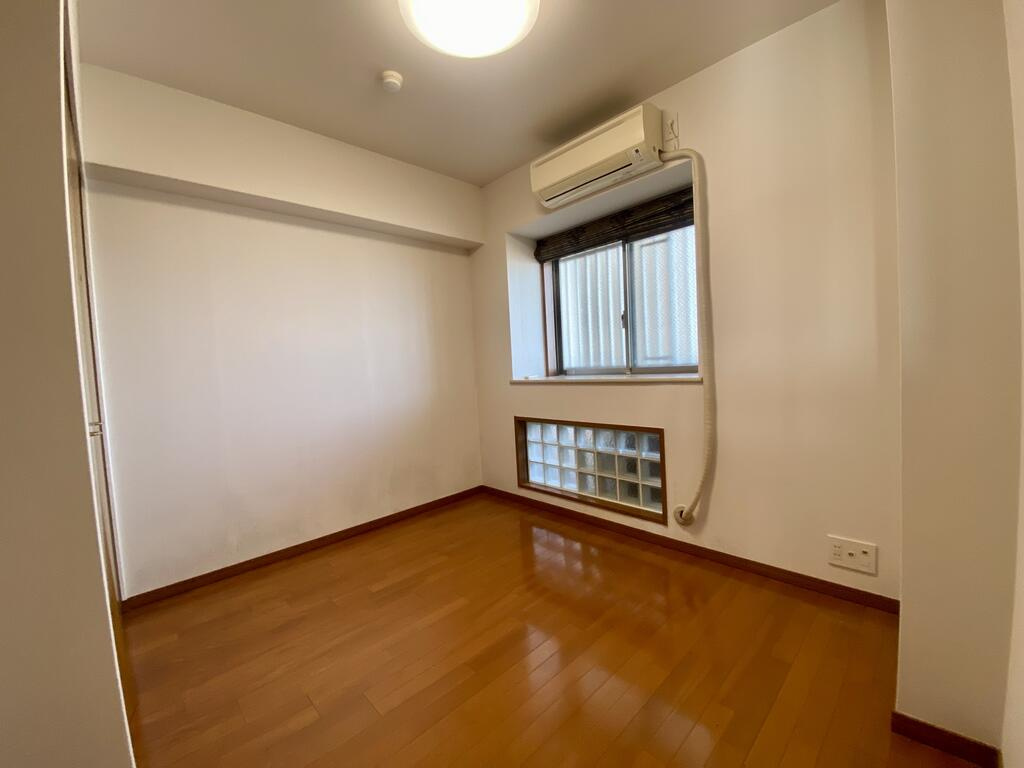 ロイヤル西宮北口アバンティエの居間・リビング