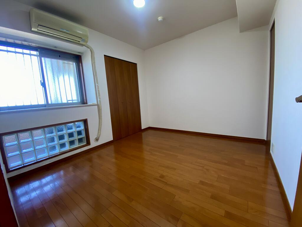 ロイヤル西宮北口アバンティエの居間・リビング