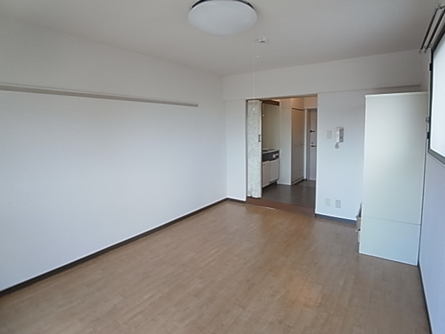 ジョイフル東灘２の居間・リビング