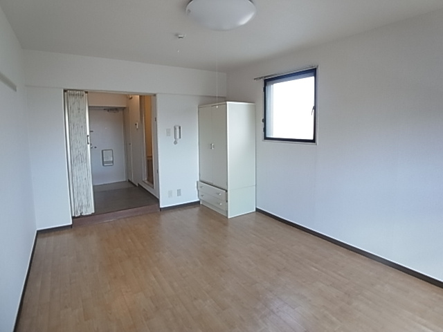 ジョイフル東灘２の居間・リビング