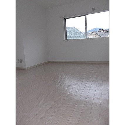 岡本野寄ハイツの洋室