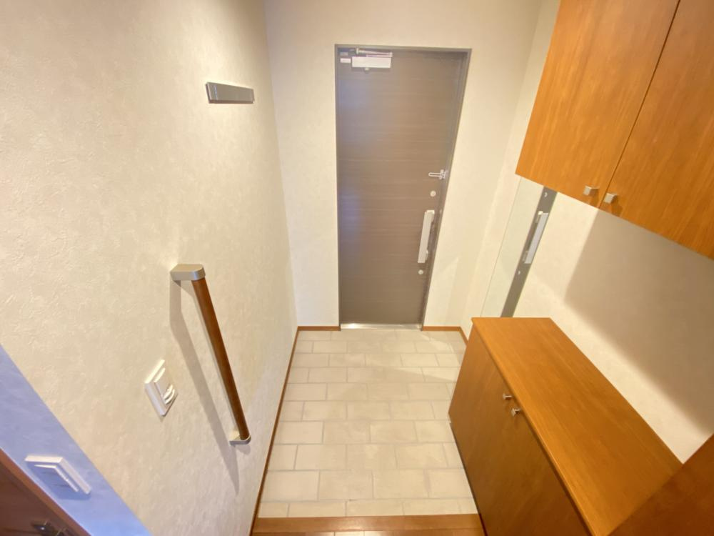 グランエイト甲子園戸崎の玄関