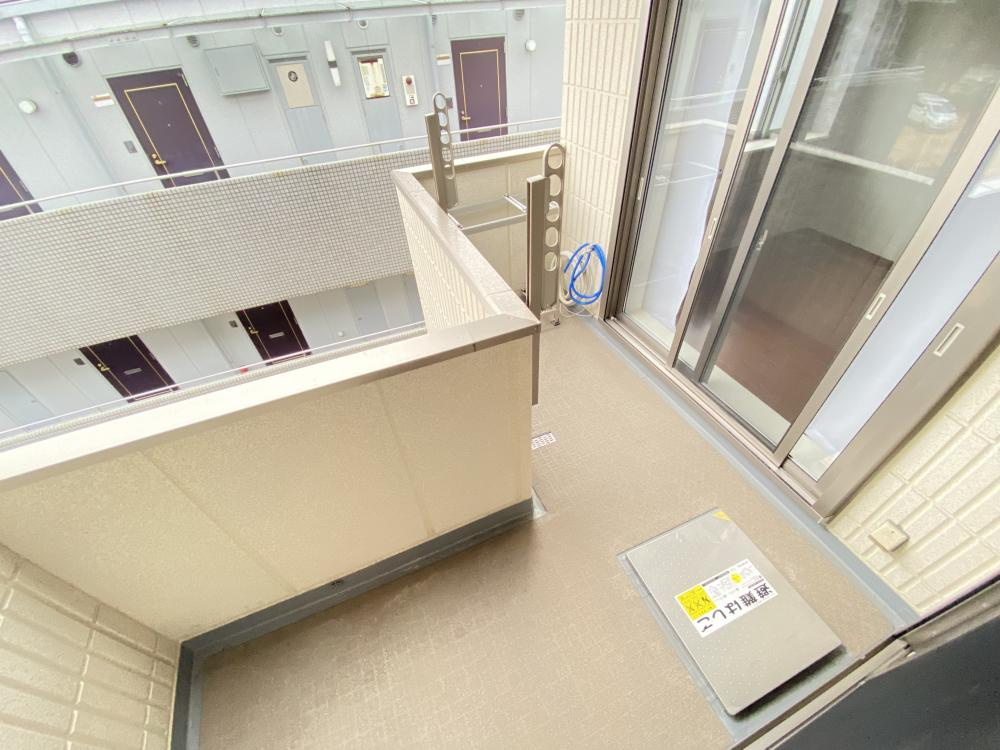 グランエイト甲子園戸崎のバルコニー