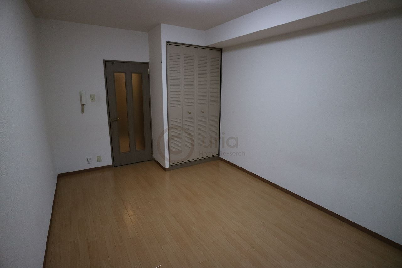 シャトラン弓木Ⅲ番館の洋室