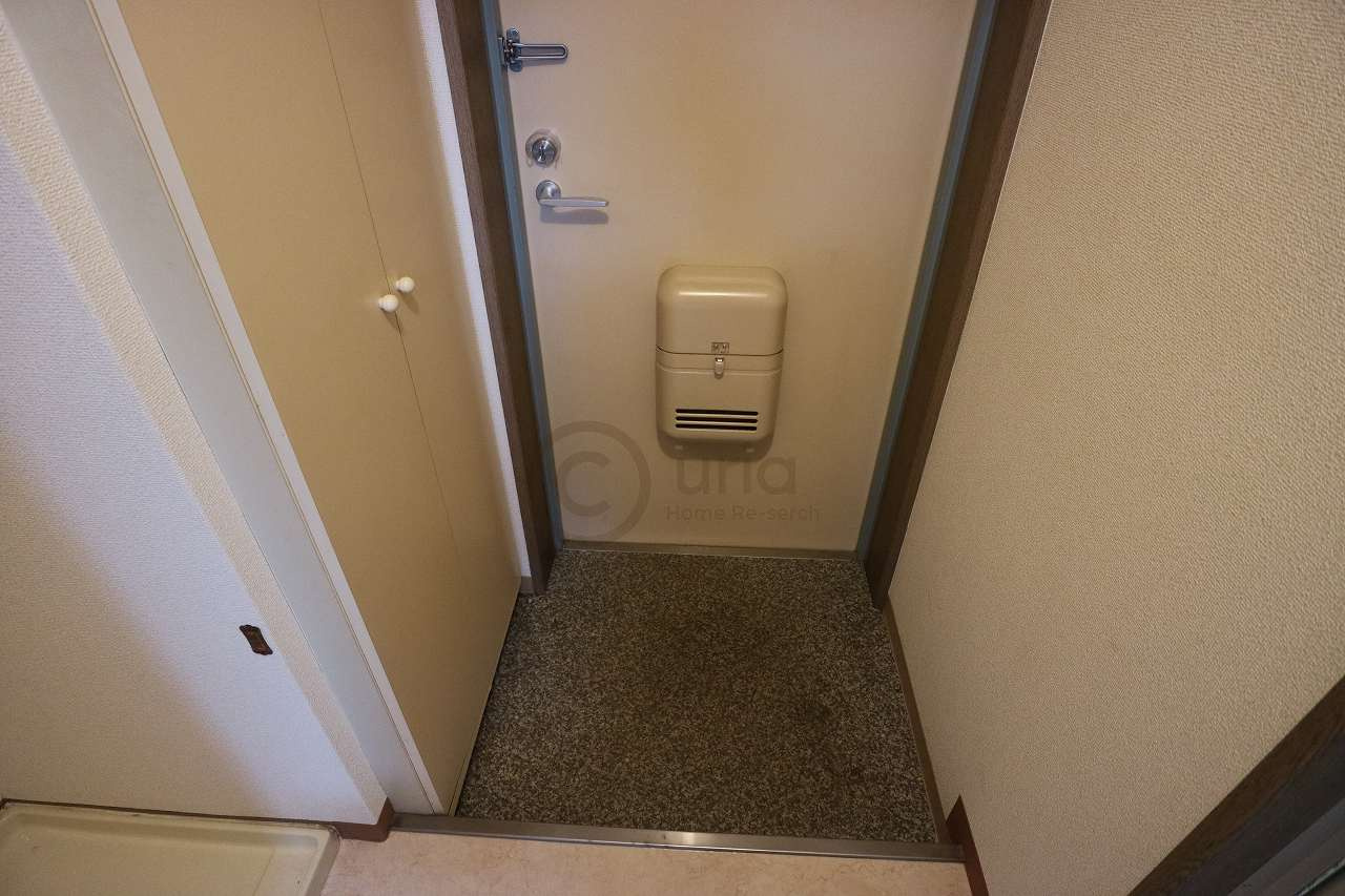 シャトラン弓木Ⅲ番館の玄関