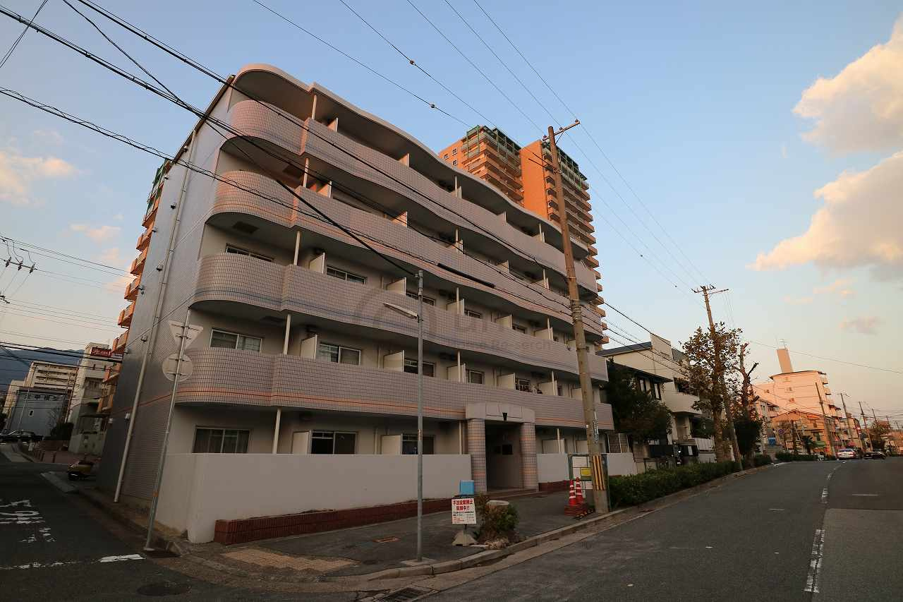 シャトラン弓木Ⅲ番館の外観