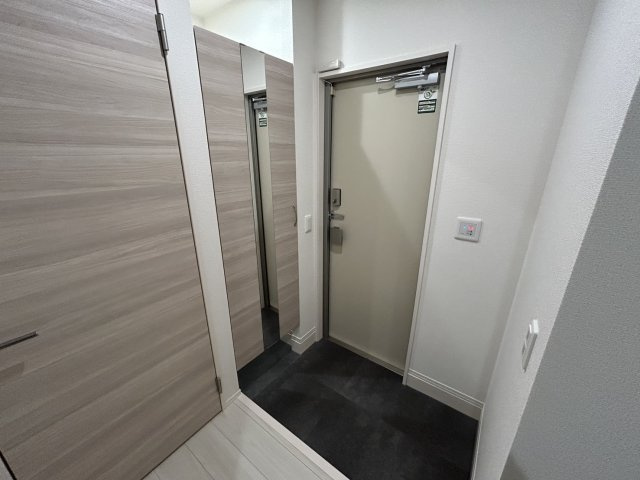 クラシスト甲子園一番町2の玄関