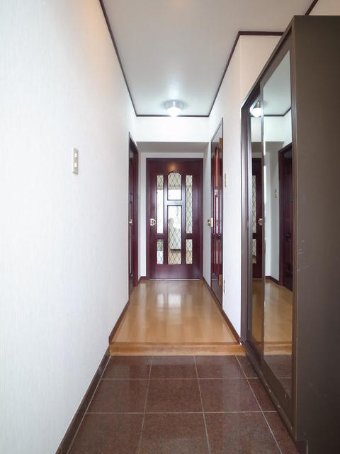 ビバリーハウス青谷1番館の玄関