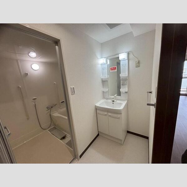 灘の浜高層住宅の独立洗面台