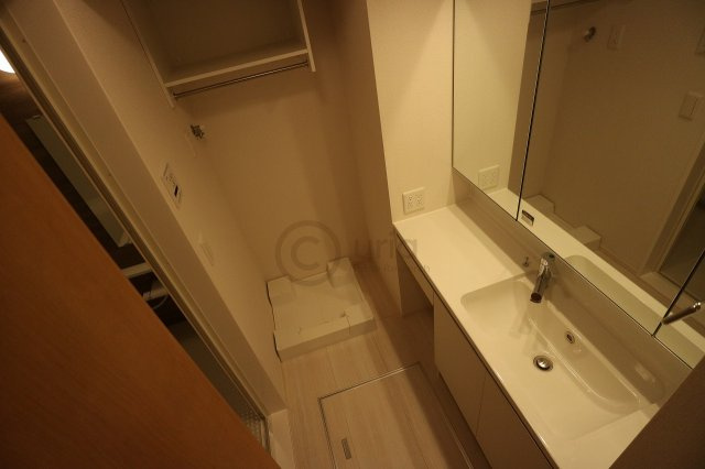 D-room灘北通の洗面所