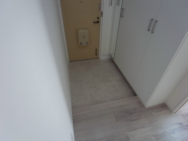 アカカベビルの玄関