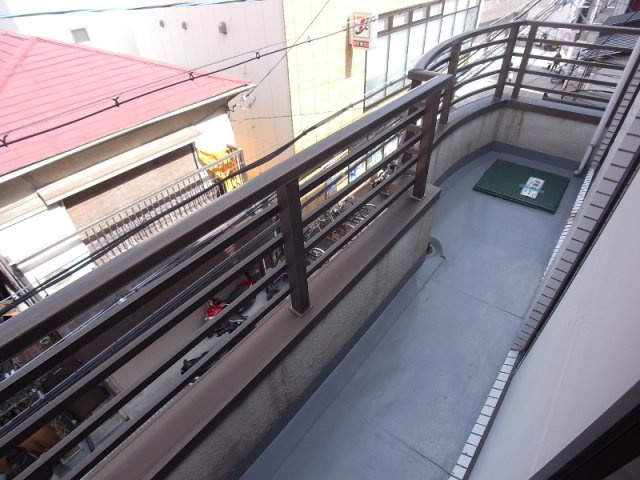 アカカベビルのバルコニー