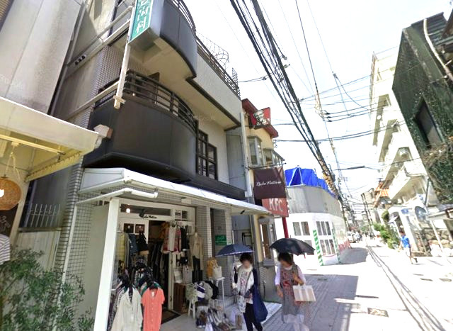 アカカベビルの外観