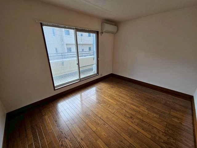 レジデンシャル芦屋の居間・リビング