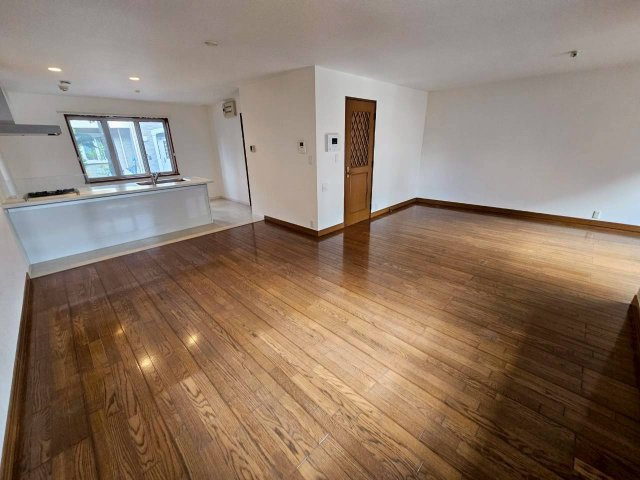 レジデンシャル芦屋の居間・リビング