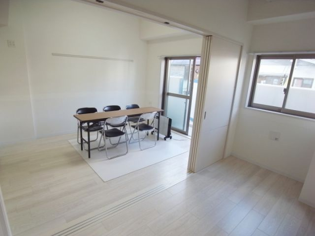 サニーコート神戸下山手の洋室