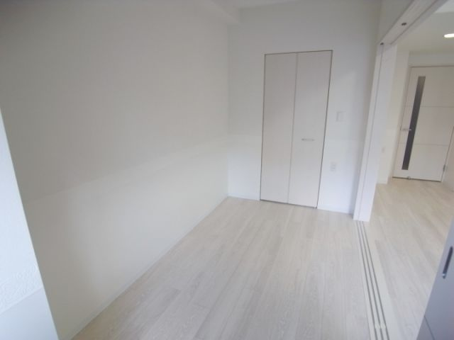 サニーコート神戸下山手の洋室