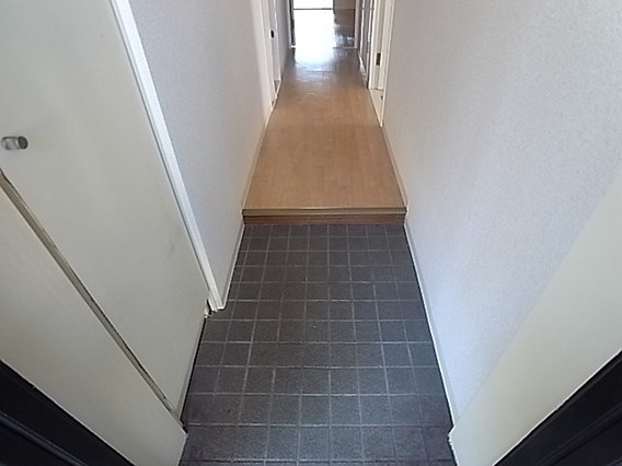 フォルム高羽の玄関