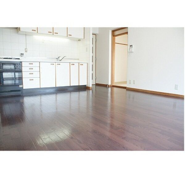 リョウジュ名次の居間・リビング