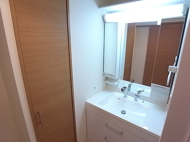 リブレ御影の洗面所