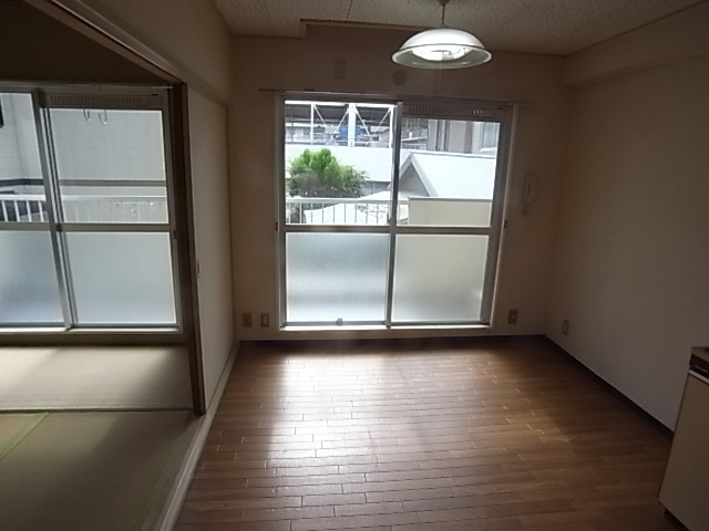 宮崎マンションの居間・リビング