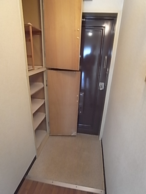 宮崎マンションの玄関