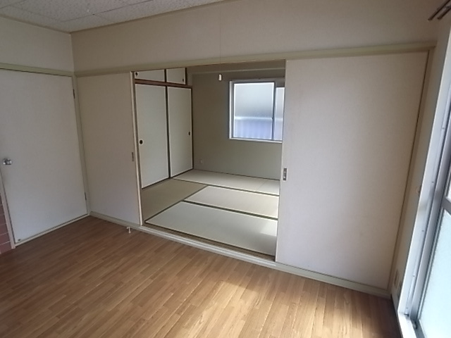 宮崎マンションの居間・リビング