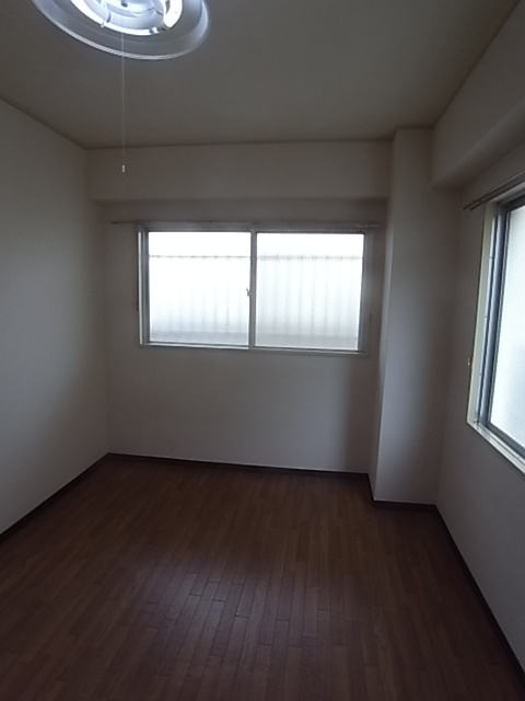 宮崎マンションの居間・リビング