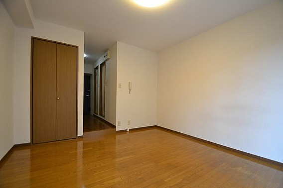 リーベン美幸の洋室