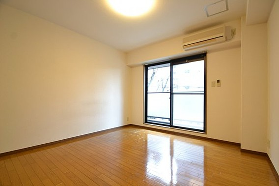 リーベン美幸の洋室