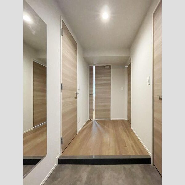 フレンシア西宮北口の玄関